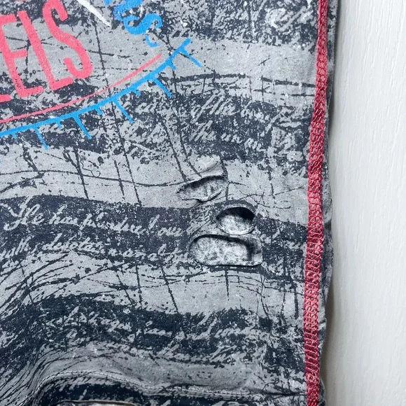 Buckle Affliction Black Gray Cutout V-Neck Graphic Tee - Picture 15 of 16